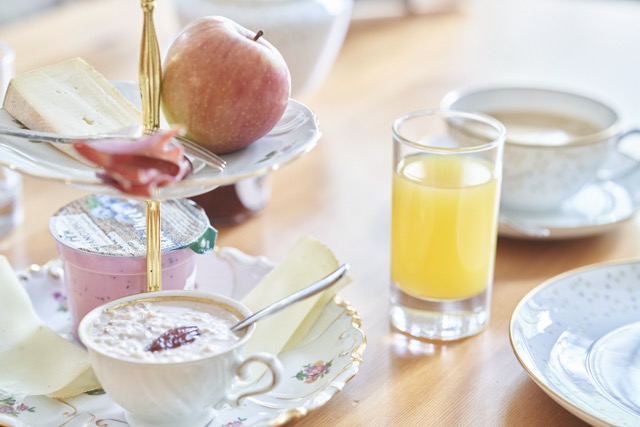 Frühstück bei Chez Muna & Lucien - Bed and Breakfast