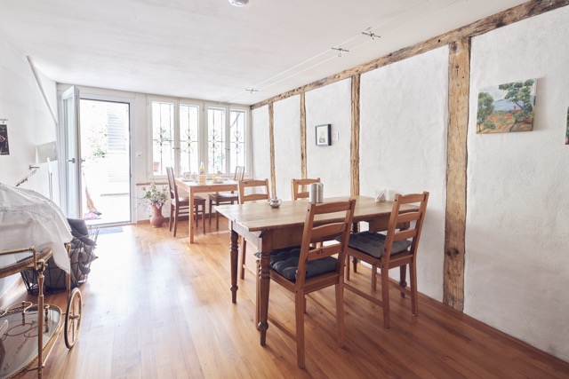 Frühstücksraum bei Chez Muna & Lucien - Bed and Breakfast